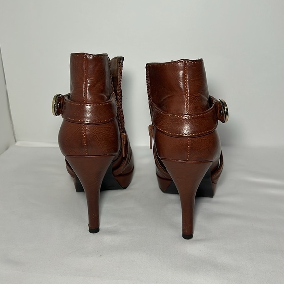 KENNETH COLE UNLISTED Size 8MHigh Heel Ankle Boots Womens Zipper Brown. - Picture 3 of 12